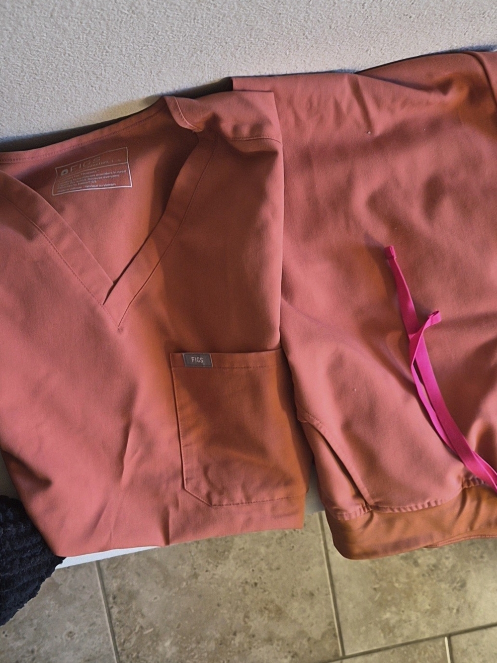 Figs Women's Coral Track Pants & V-Neck Top Set